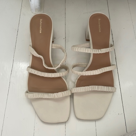 Reformation Assunta Heel - Picture 5 of 10